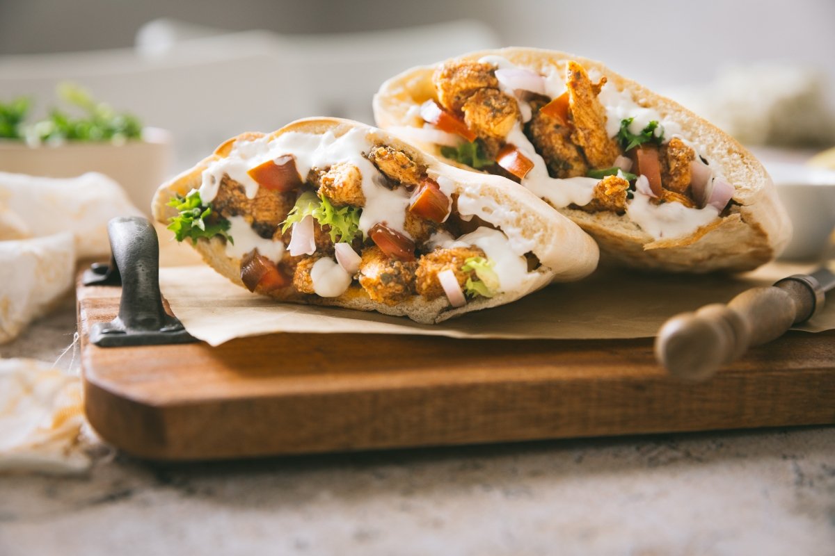 shawarma de pollo servido